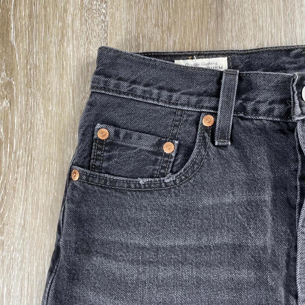 Levi’s Premium Black Denim Skirt W24 Raw Hem Grunge Chain PC9 34963-0027 - Picture 2 of 16